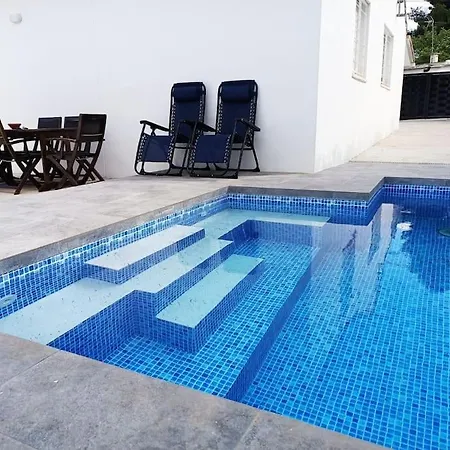 Casa Robles, Casa Independiente Con Piscina Partida de La Cañada